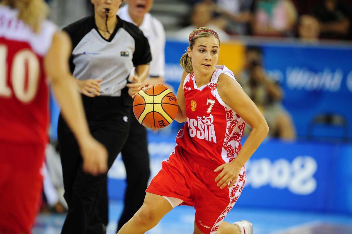 becky-hammon-2008-opgw-9565-mid.jpg